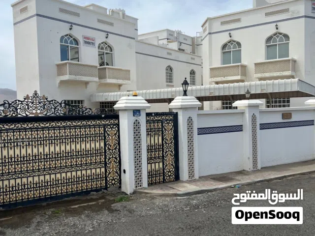 Flat for Rent with Balcony  شقة للايجار مع البالوكنه