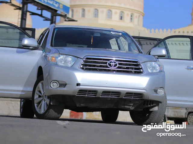 Used Toyota Highlander in Sana'a