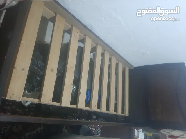 تخت و فرشه