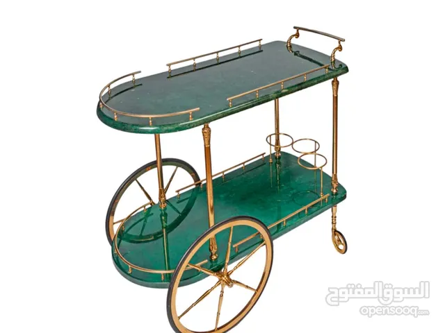 عربة بار إيطالية عتيقة من تصميم ألدو تورا، مصنوعة من جلد الماعز الأخضر المصقول ومزودة بتفاصيل نحاسيه