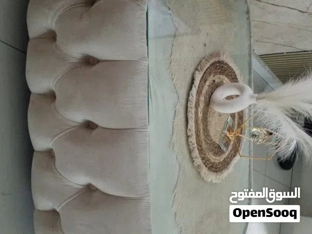 طاولة وسط بحاله جيدة