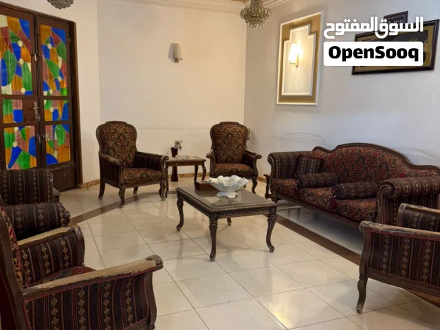 للايجار مؤثث ارضي المنصو