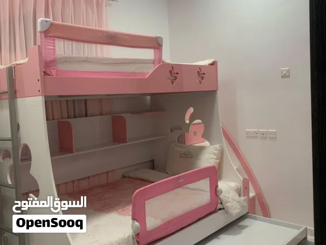 غرفة نوم بنات بثلاث اسرّة من الدانوب