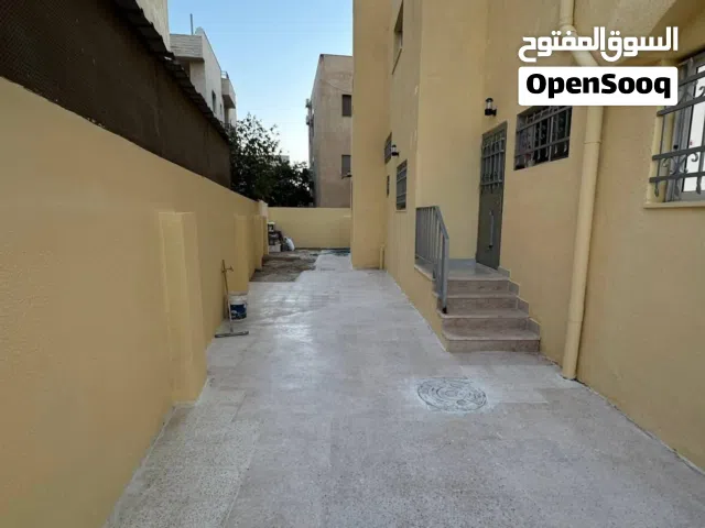 شقق فارغة للبيع في الثامنه مقابل مدرسة الثامنه للبنات