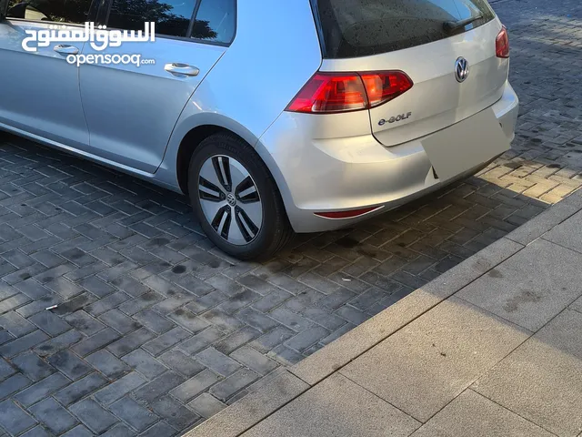 2016 Volkswagen e-golf SE