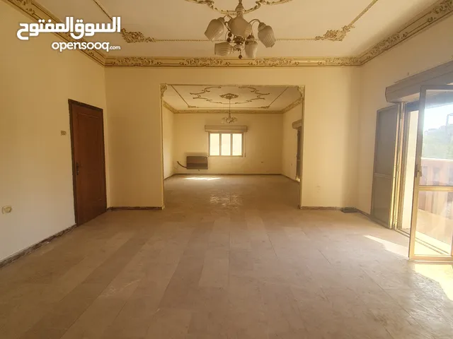يوجد عقار إداري فيلا مكتبية دورين دوبلكس خليجي للإيجار في مدينة طرابلس منطقة الصريم