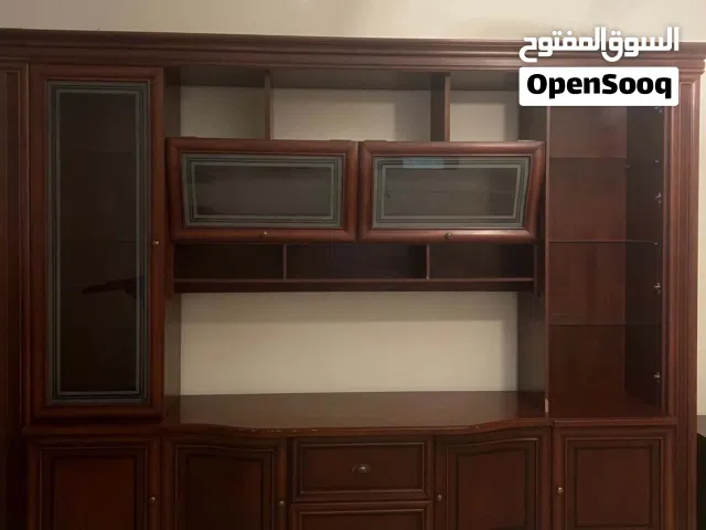 مكتبة للبيع
