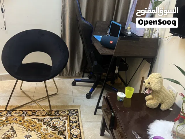 Table chairs gaming chair and table