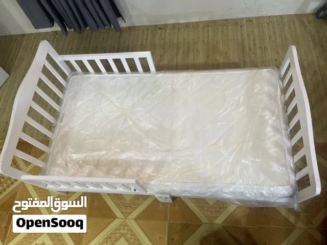 سرير اطفال مستخدم