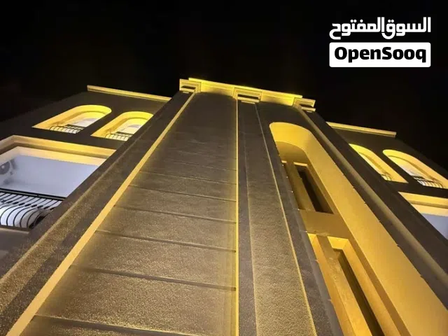 عماره سكانيه او خداميه تتكون من 5 شقق بتشطيب حديث ف النوفلين لي الايجار