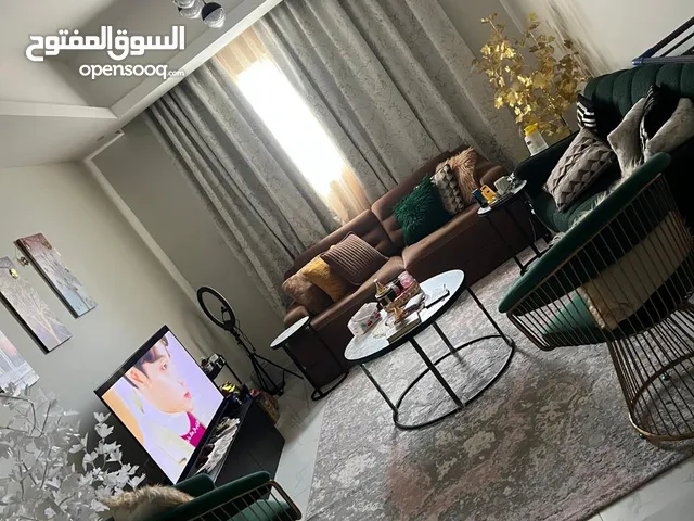 شقه مفروشه للايجار للعوائل مده لا تقل عن 3 اشهر , فرش سوبر لوكس و بنايه جديده , اول ساكن , غرفه وصال