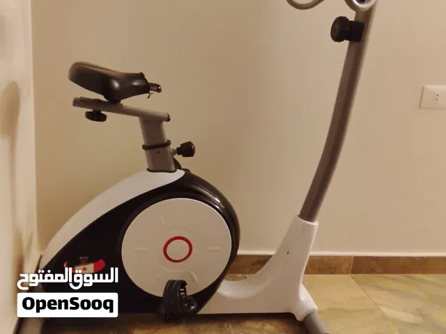 معدات رياضية دراجة ثابتة