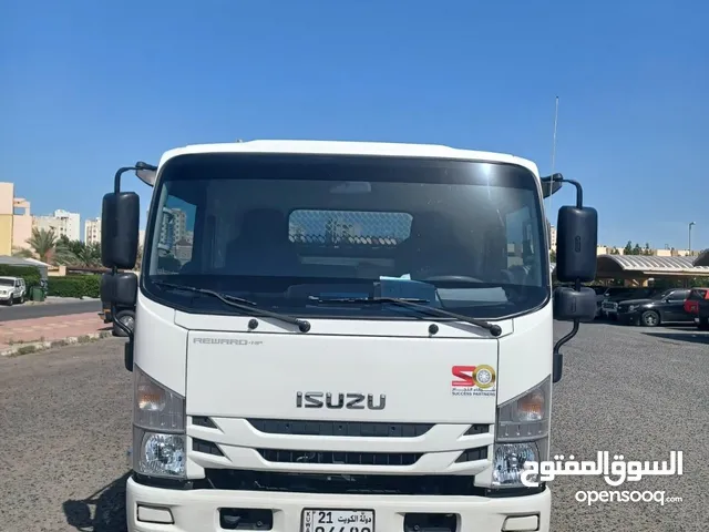 Isuzu truck 2023