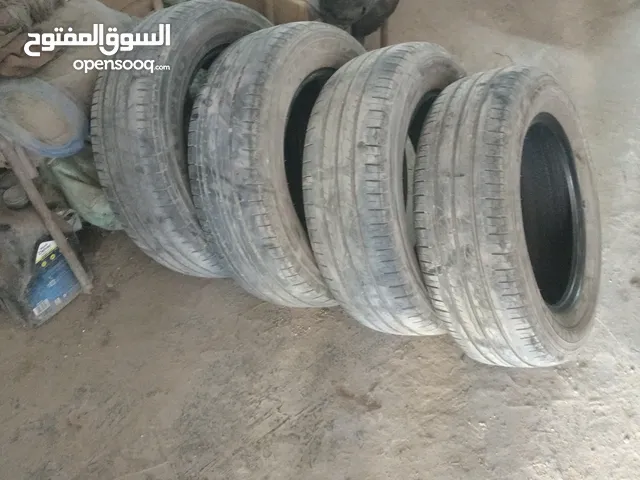 للبيع 4 فردة كوتش كمهو بحالة متو سطة 195علي 65 جنط 15