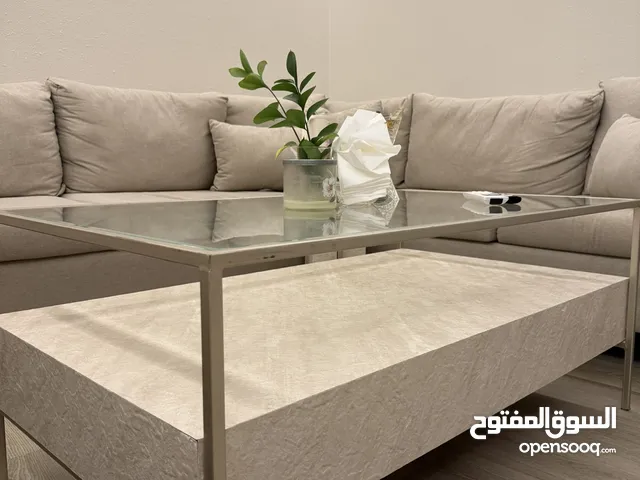 طقم طاولة قهوه مع طاولات الخدمة ( جديده )