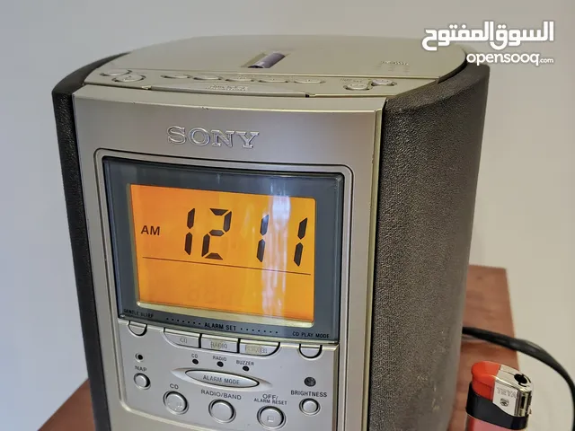 مشغل CD . radio. ساعه منبه ماركه Sony