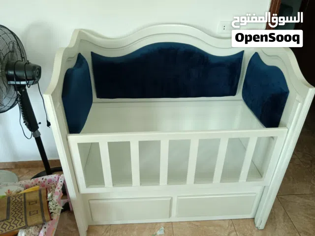 تخت اطفال شبه جديد