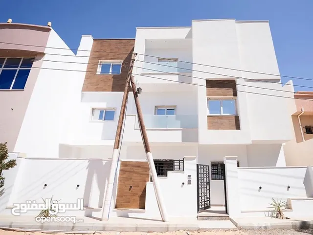 600m2 4 Bedrooms Villa for Sale in Tripoli Al-Serraj