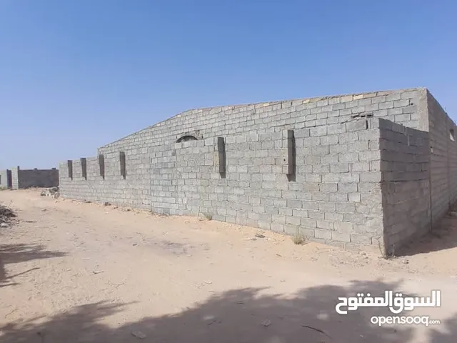 هنقار مبني للبيع ف جيهت عويطي فيها واجهتين يطلع السريع و بالباعيش استفسار