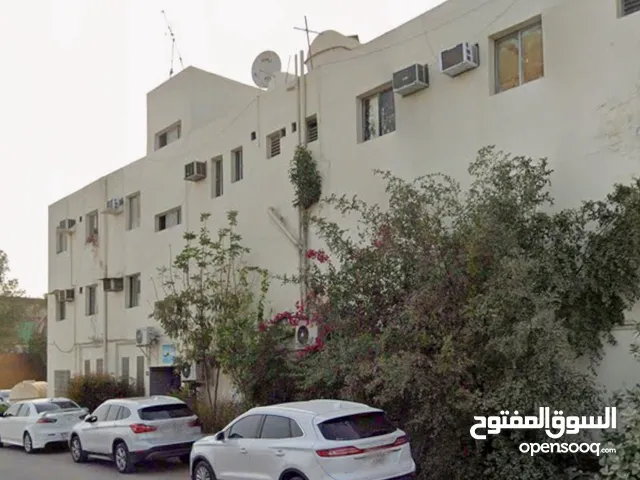 للبيع ارض مبنيه صناعيه 2 مؤجره لشركة كبيرة الدخل (1،570،000) زاويه مساحه ( 41،000) قدم مواطن وخليجي