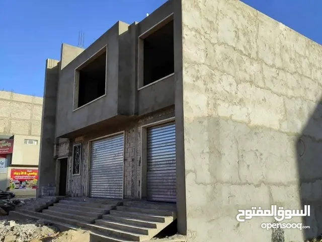 مبني تجاري للبيع عالرئيسي