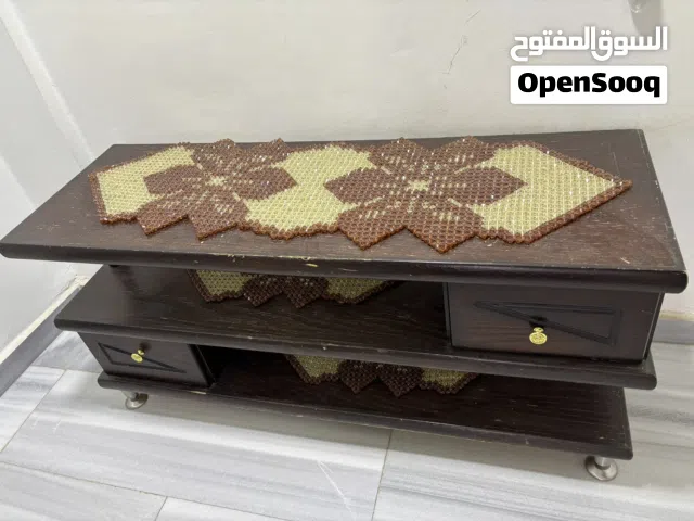 طاولة تلفزيون خشب زان
