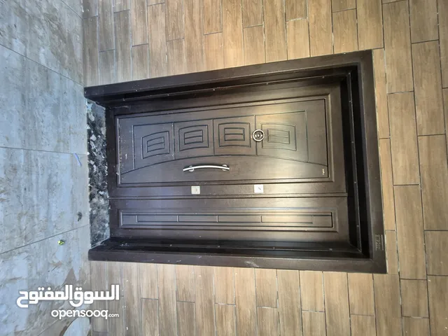 ( بابين مصفحه تركيه للبيع بسعر 2800 للواحد حالتهم ممتاز حديد مقوى )