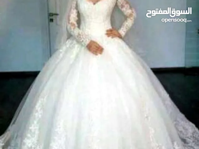 فستان عروس للايجار