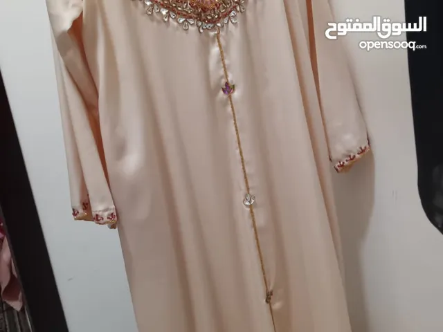 ملابس للعيد والمناسبات بسعر مناسب