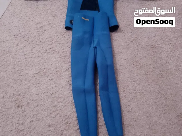سلام عليكم بيع بدلة غطص بحر  5ميل ربي يبارك شبه جديدة  سعر 200 اي خالستفسار مكان تاجوراء