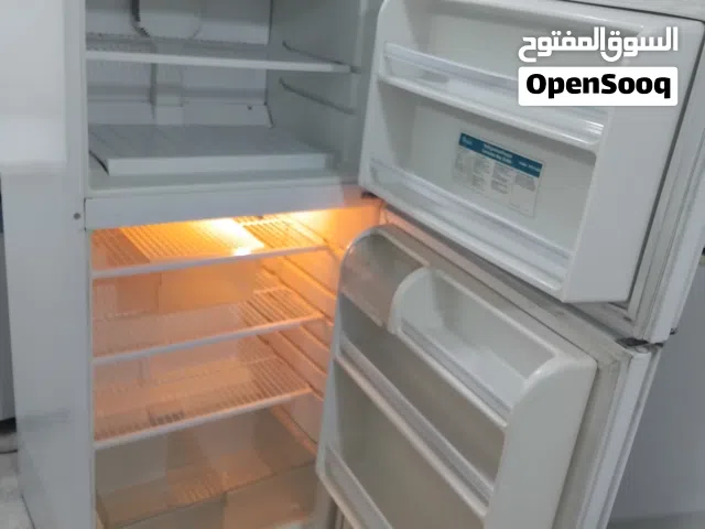 بيع ثلاجة ويرلبول إيطالي حجم وسط استعمال خفيف معا التوصيل والكفاله