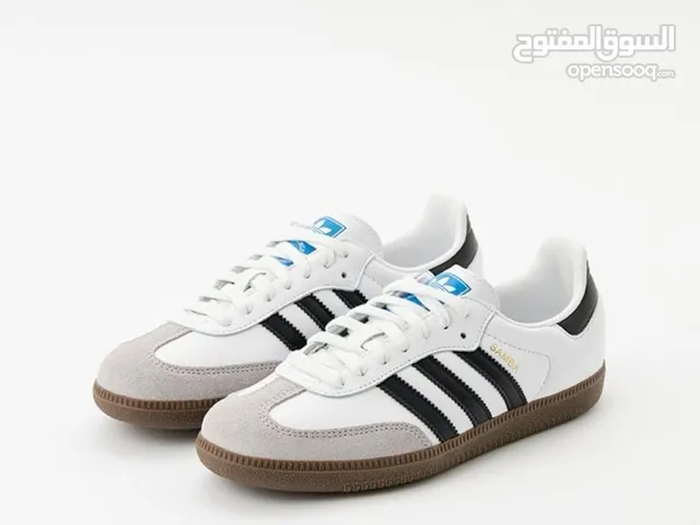 حذاء سامبا مستعملة للبيع اشتريتهة ب30 ابيعها ب20 مرة وحدة فقط ملبوسة جدا نظيفة عنواني نجف