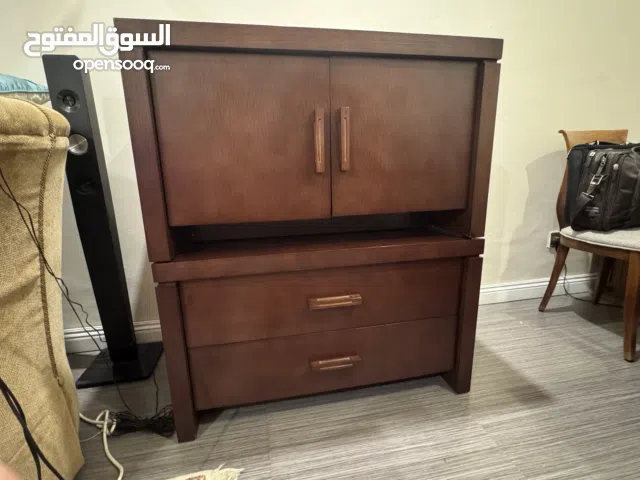 Two stackable storage and shelving units: 91x 58x 53 cm.