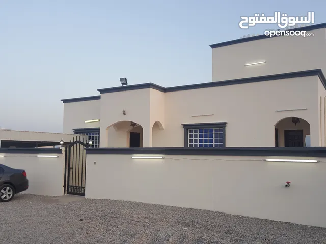 215 m2 3 Bedrooms Townhouse for Sale in Muscat Amerat