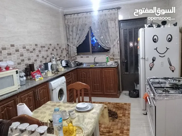 131 m2 5 Bedrooms Apartments for Sale in Zarqa Wadi Al Hajar
