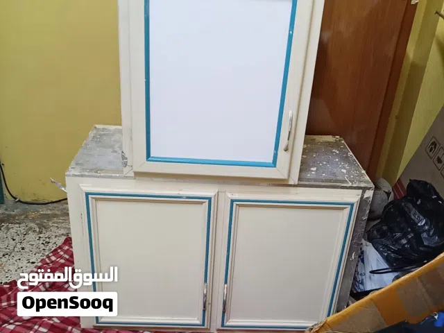 دوليب مطبخ المونتان بحالة جديدة تصلح كمان ادراج للتخزين  بداخلها رافيين