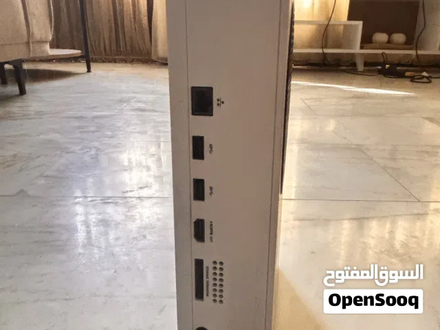 إكس بوكس سيريس اس مستعمل اخو الجديد مستعجل على البيه ف لحد يكسر بسعرها رجاءا لان مهتم بي كلششش