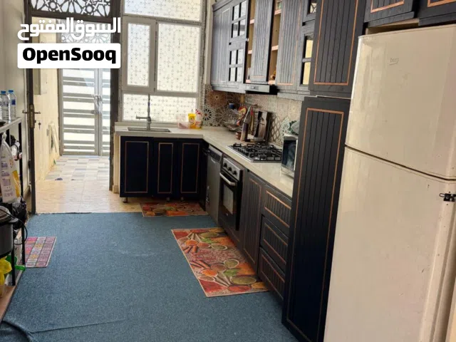 140 m2 3 Bedrooms Townhouse for Sale in Basra Baradi'yah