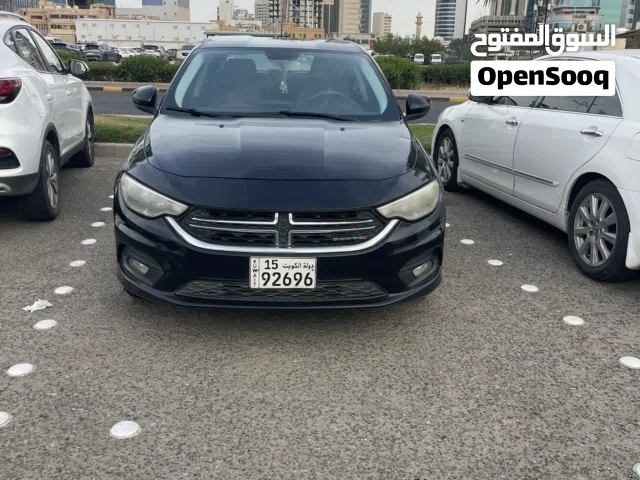 سيارة دودج نيون اسود موديل 2017