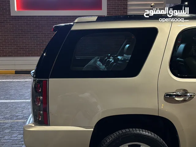 GMC Yukon 2010 in Southern Governorate
