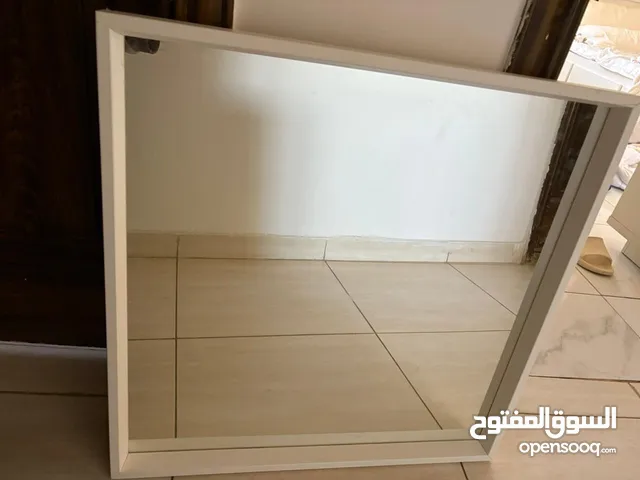 مراية ايكيا بحالة جيدة جدا