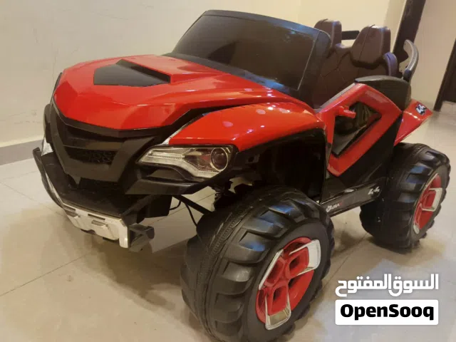 سيارة اطفال كهربائية بحالة جيدة جدا