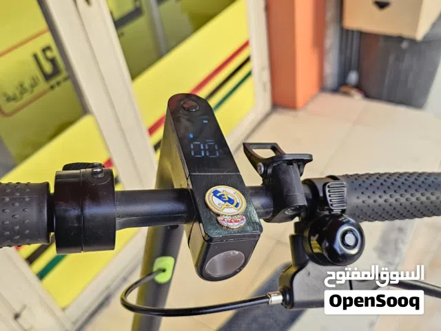 سكوتر كهربائي vIra للبيع مع شاحنه