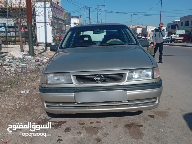 Used Opel Vectra in Ajloun