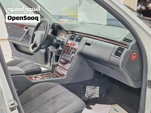 مرسيدس عيون 2002