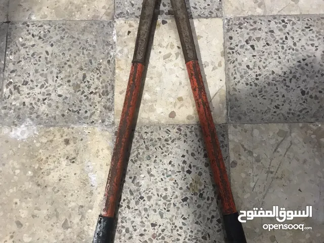 مقص / قاطع حديد يدوي
