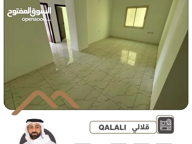 للايجار  شقة غرفتين في قلالي  بناية حديثة