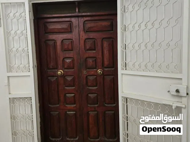 300 m2 More than 6 bedrooms Townhouse for Rent in Tripoli Souq Al-Juma'a