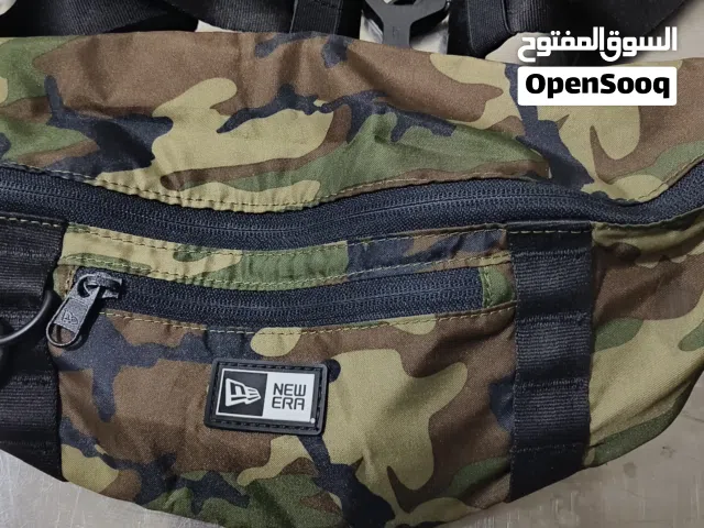 NEW ERA BODY BAG & HERSCHEL BODY BAG