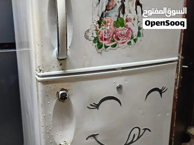 ثلاجة للبيع